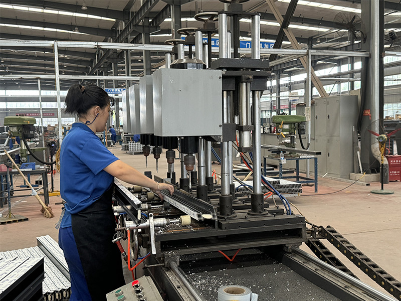 Shiny-Control Technology Develop (Beijing) Co., Ltd. lini produksi pabrikan